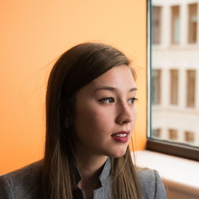 Maria, the technician who shows you how to remove virus from phone on iPhone